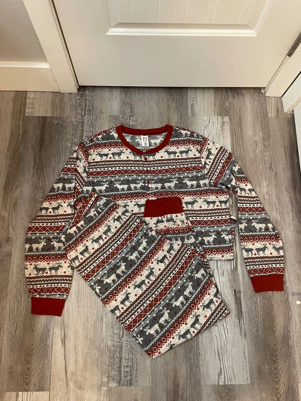 The Children’s Place ADULT L winter moose themed thermal long sleeve